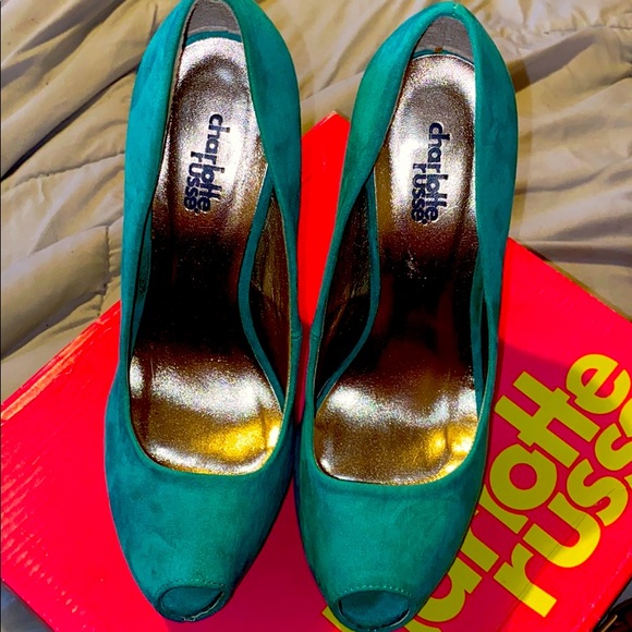 Heels - Picture 2 of 2